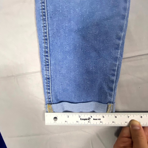 Levi's Signature Heritage Boyfriend Jeans Women 8 Blue Denim Mid Rise Cuffed Hem - Picture 13 of 16